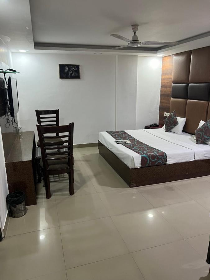 Hotel King Delhi Airport Nuova Delhi Esterno foto